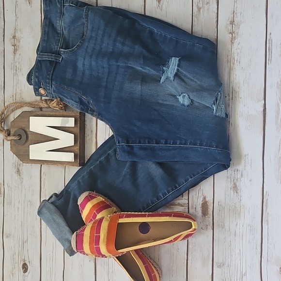 Maurices Medium Wash Mid-Rise Factory Distressed Jeans - Picture 1 of 15